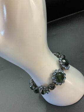 MONET GREEN BLUE CRYSTAL MAGNETIC LINK STATEMENT NECKLACE